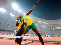 FB体育-当阿斯顿马丁点燃银石赛道，一场改写F1权力榜的完胜，与维斯塔潘的不灭烈焰