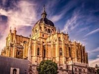 FB体育注册网址-尤文轻取皇马，莱万乌龙送礼西甲