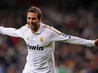 FB体育官方网站-西亚卡姆完美演出撕裂防线，公牛铁血封锁令灰熊窒息