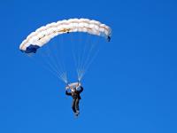 FB体育在线-班凯罗关键一击定乾坤，湖人强压广厦展卫冕雄心