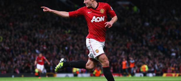 FB体育娱乐-赛道上的终极对决，塞恩斯领航，阿斯顿马丁绝杀迈凯伦