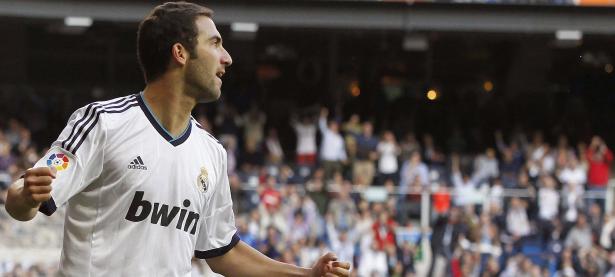 FB体育在线-许昕如波兰铁骑横扫赛场，单打独斗中展统治力