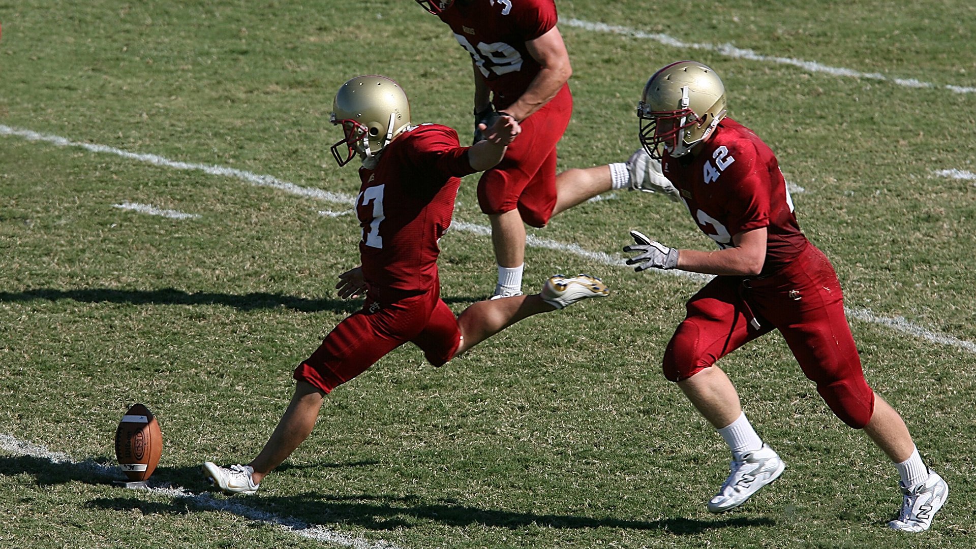 雷霆压制骑士，F1年度争冠焦点战背后的战略博弈