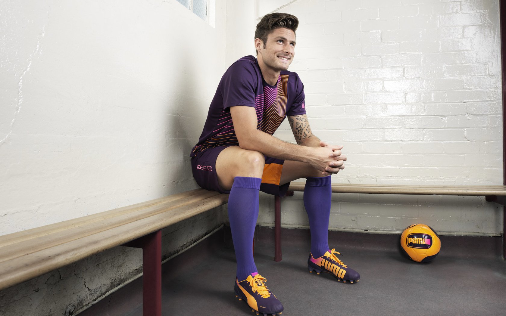 郑思维关键制胜，丹麦队完胜泰国队背后的战术博弈与精神力量